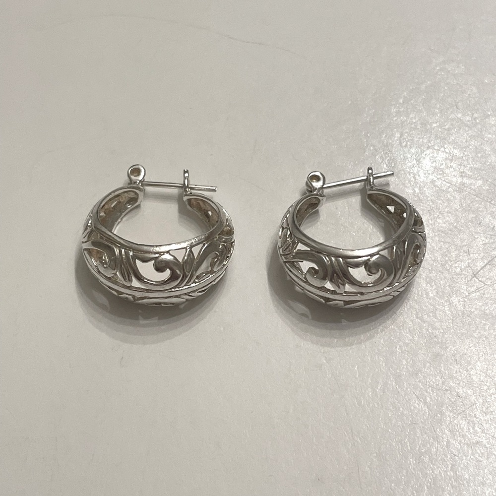 Sterling silver leaflet design earrings